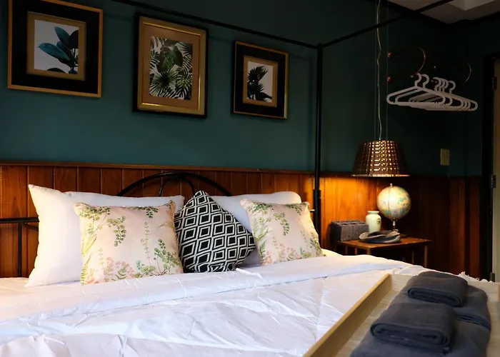Tana Casa 12 Large Sathorn 6br Townhome With Parking *
